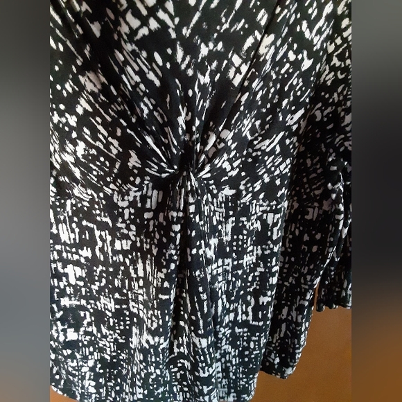 Top - Picture 2 of 3